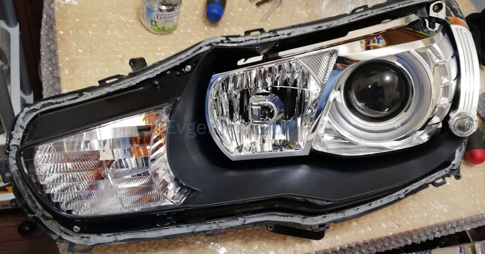 Левую собрал — Mitsubishi Lancer X