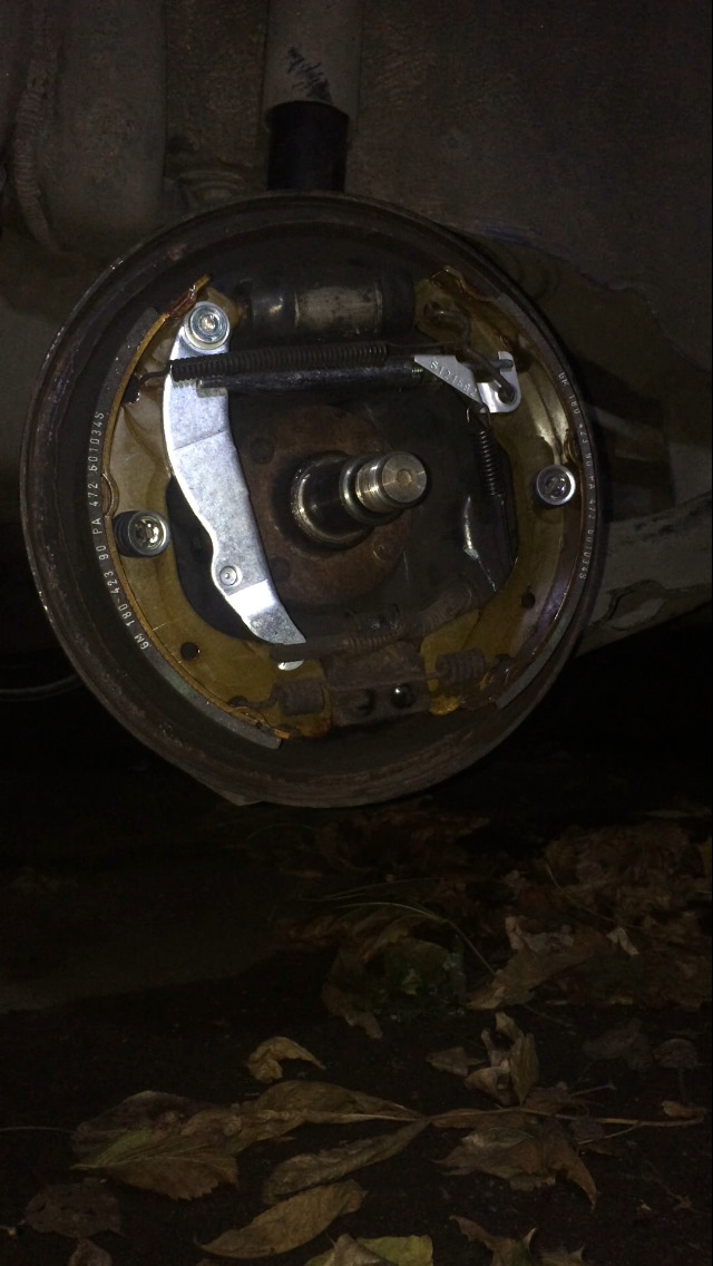 Большой ход педали тормоза. Плохо держит ручник. Обслуживание задних ...