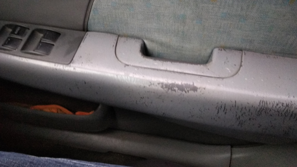 Кто что посоветует, чем лучше карбоном обтянуть, карпетом или за ...