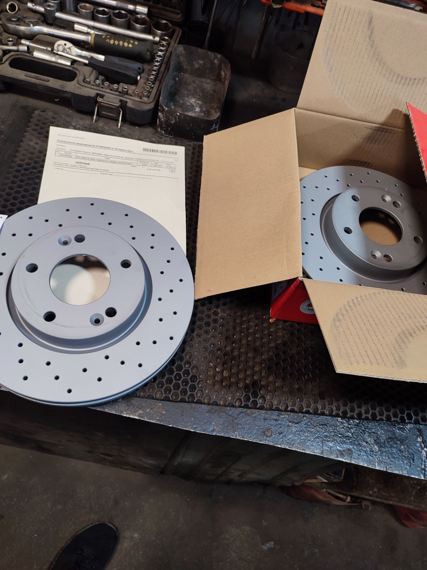 диск тормозной перфорированный фокус 2 1,6. диски тормозные сид 2011. диски тормозные сид 2011. киа сид 2011 года диски передние тормозные. диски тормозные зиммерман с перфорацией на а6с6.