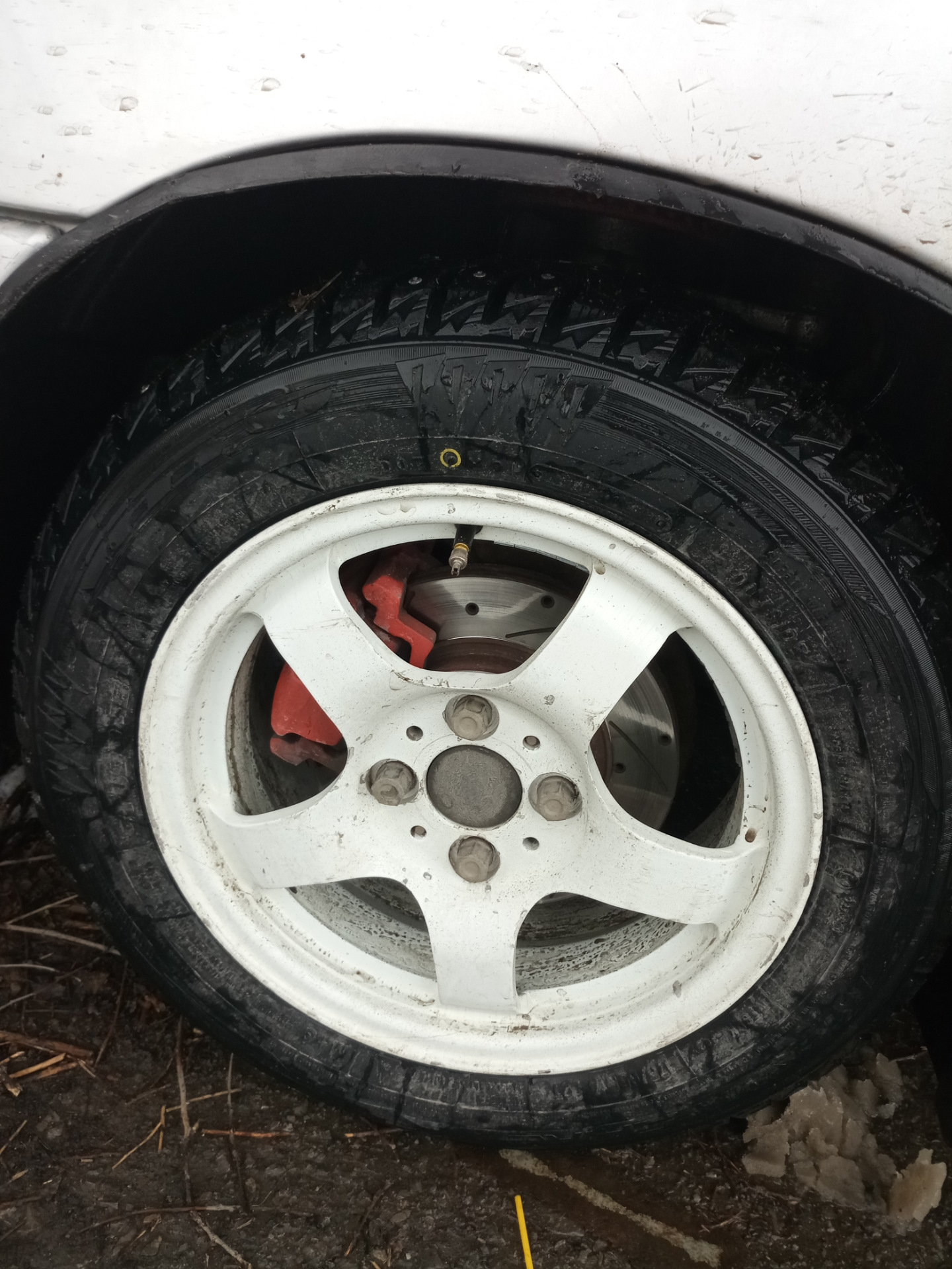 Зимние шины Nitto Therma Spike R14 175/65 — Lada 21102, 1,5 л, 2003 ...