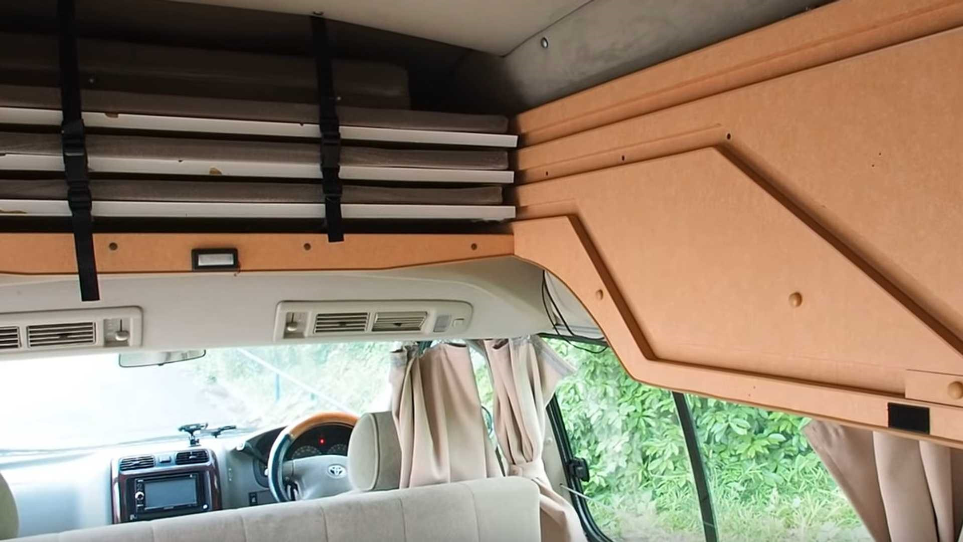 Toyota Hiace спальное место