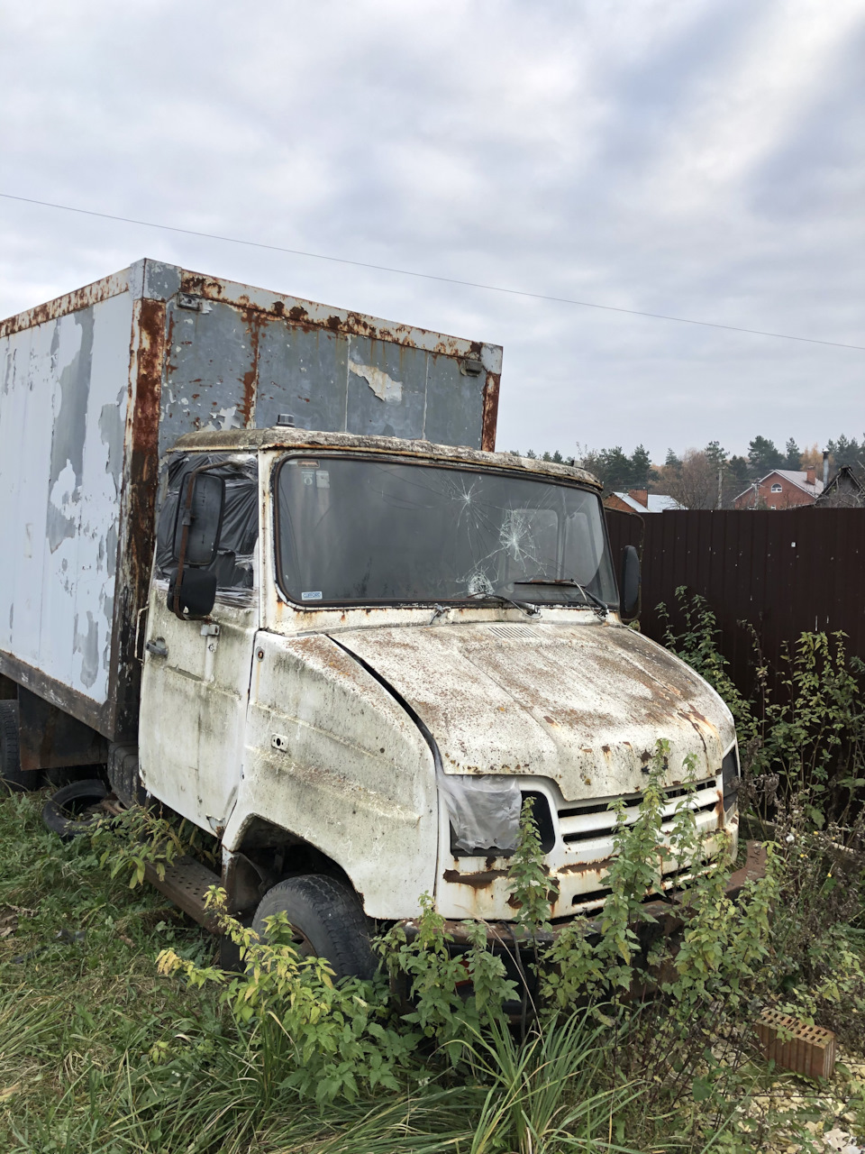 Сгнивший ЗИЛ, который пол жизни простоял — Сообщество «Брошенные Машины» на  DRIVE2