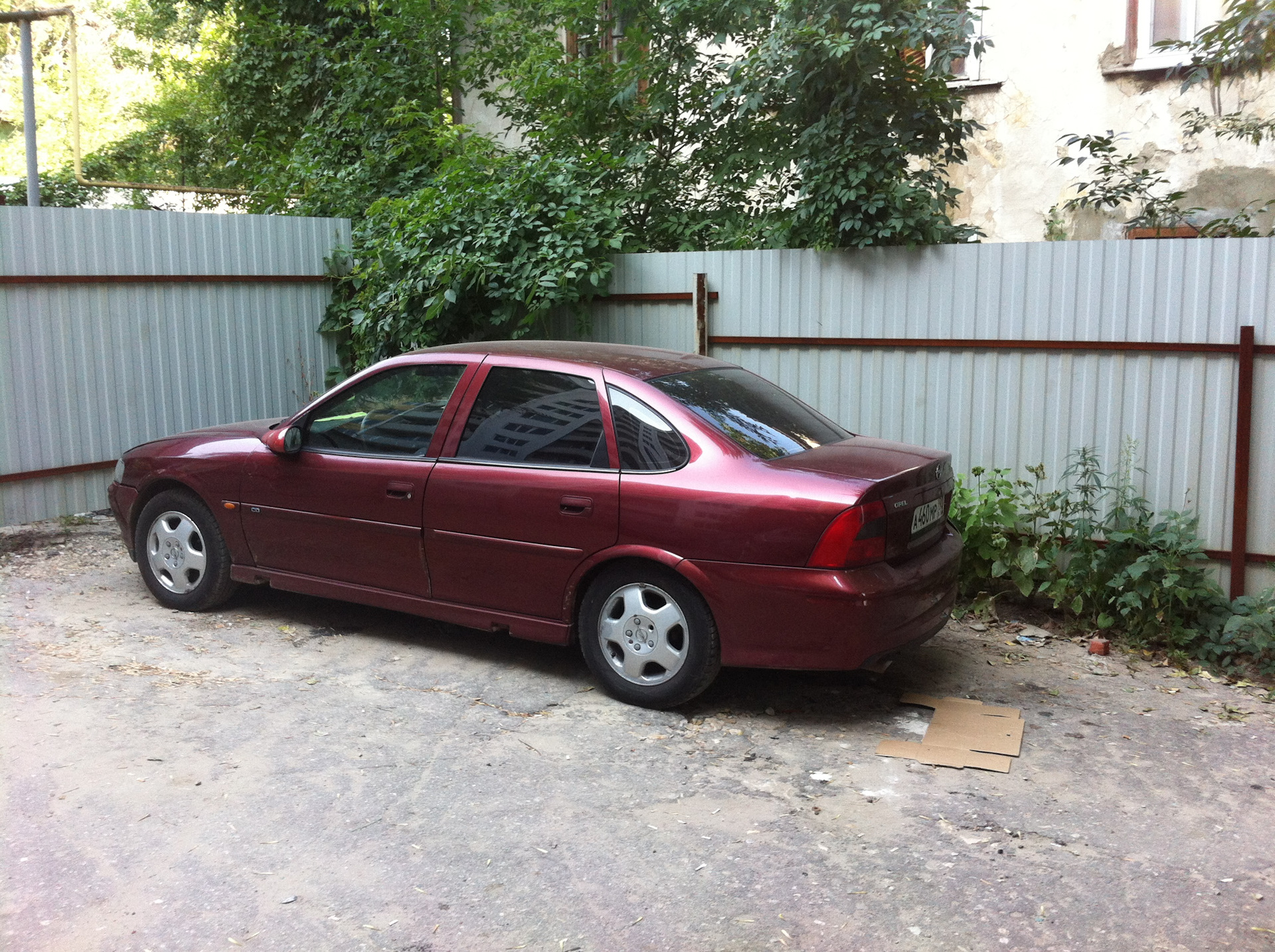 Авито опель вектра б. Опель Вектра хэтчбек 2000. Opel Vectra 2000 2.0. Опель Вектра 2000 1.6. Opel Vectra b красный.