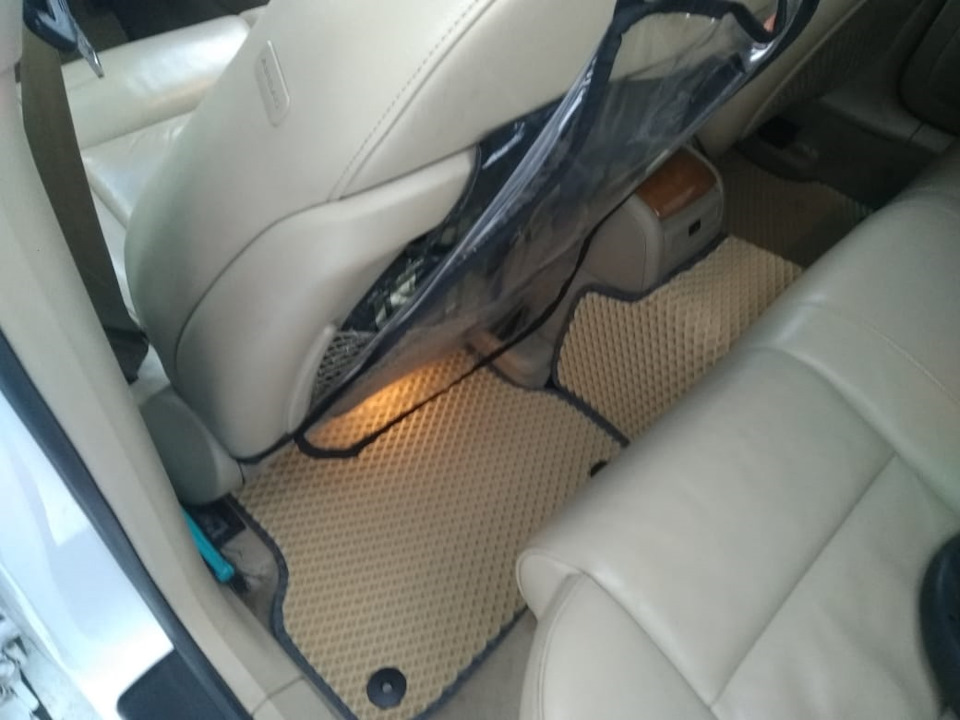 Коврики в салон — Audi A4 Avant (B7), 2 л, 2007 года | аксессуары | DRIVE2