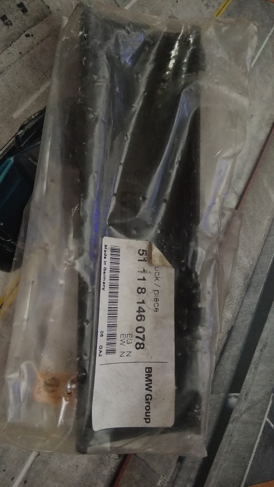 Фото в бортжурнале BMW 3 series (E36). Запчасти на фото: 51118146078