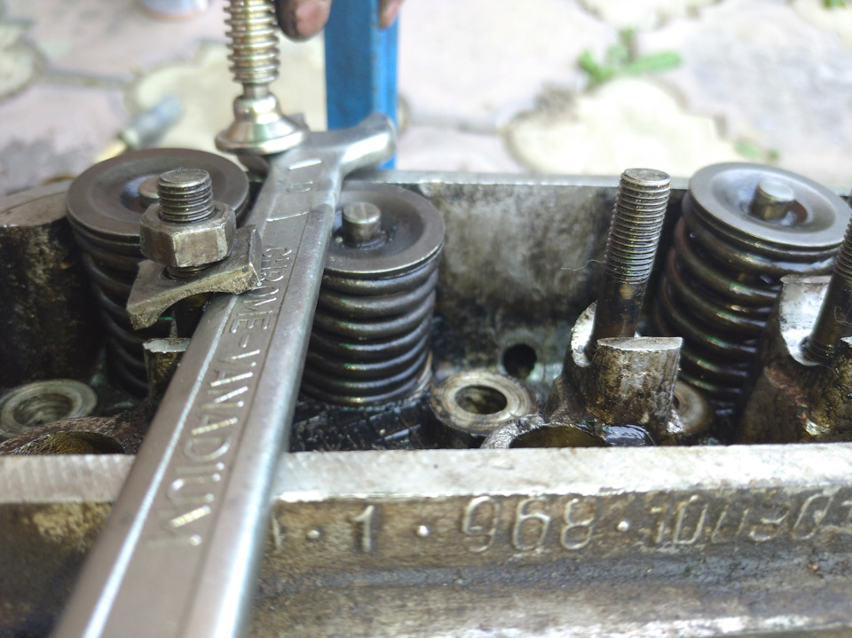 Не могу рассухарить клапана на мемз 968 — ЗАЗ 968, 1,2 л, 1982 года ...