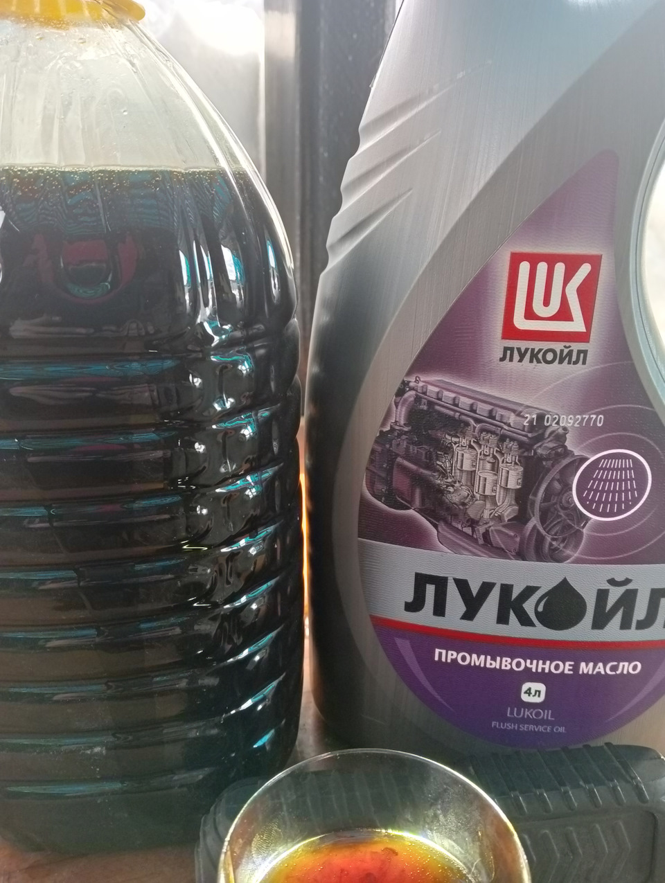 Масло после промывки ЛУКОЙЛ — Toyota Auris (1G)