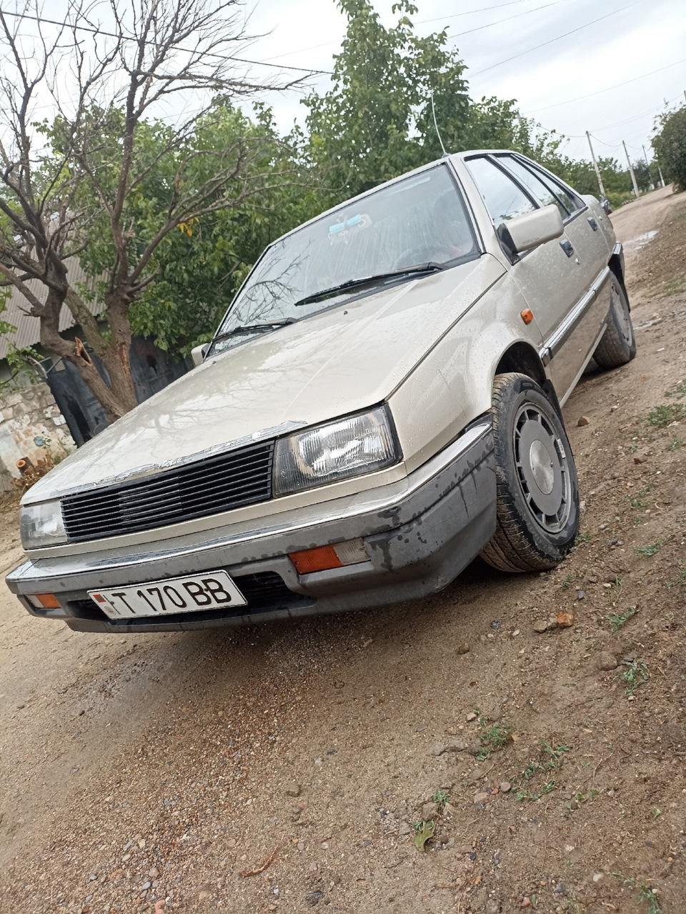 Mitsubishi Lancer 3 поколения! Год выпуска 1988 года! Отлично выглядишь для  своих лет! Накидайте лайков малышке! — Mitsubishi Lancer III, 1,5 л, 1988  года | стайлинг | DRIVE2