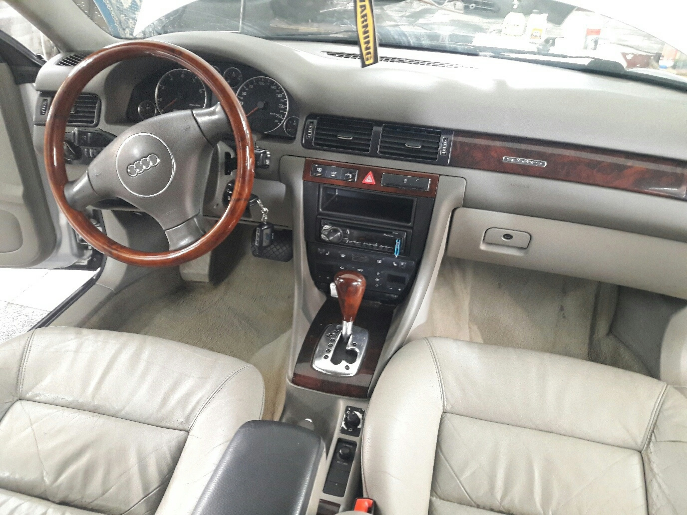 Audi a6 2002 года салон