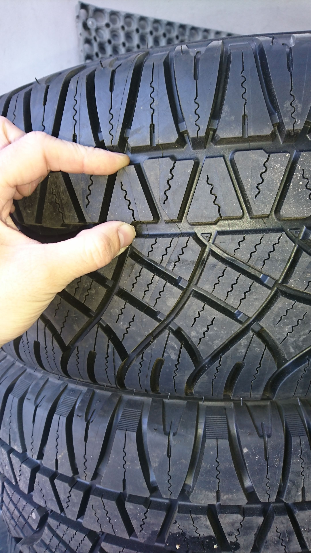 Michelin latitude cross 255/55 r18. Michelin 225/65 r17. Автошина 265/60 r18 michelin latitude_cross 110h. Michelin latitude cross 255/55 r18. Мишлен латитуде кросс.