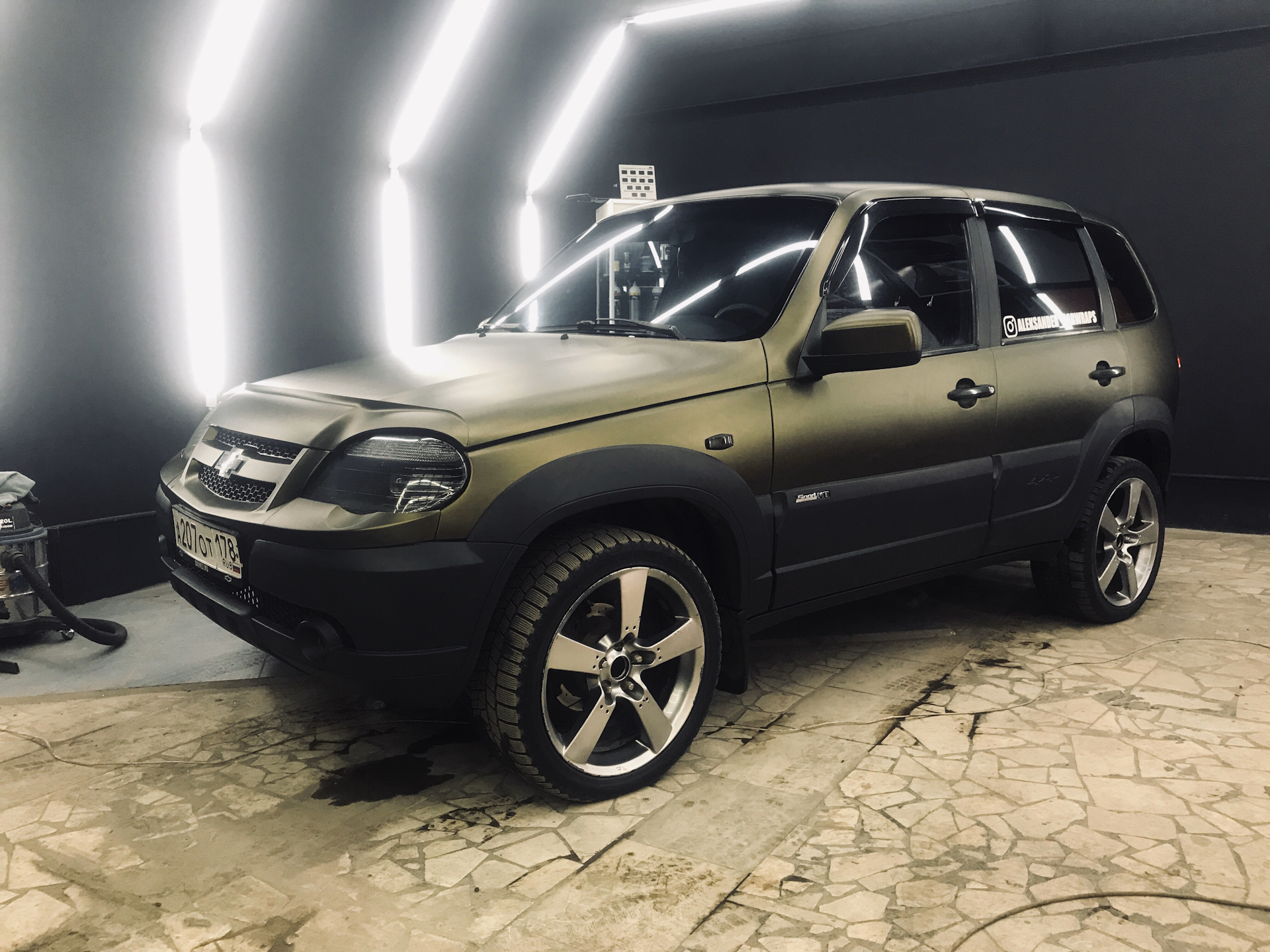 Chevrolet Niva опер