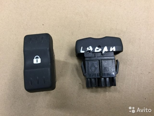 Куплю заглушку кнопки ЗЦ в Москве — Renault Logan (1G), 1,4 л., 2008 ...