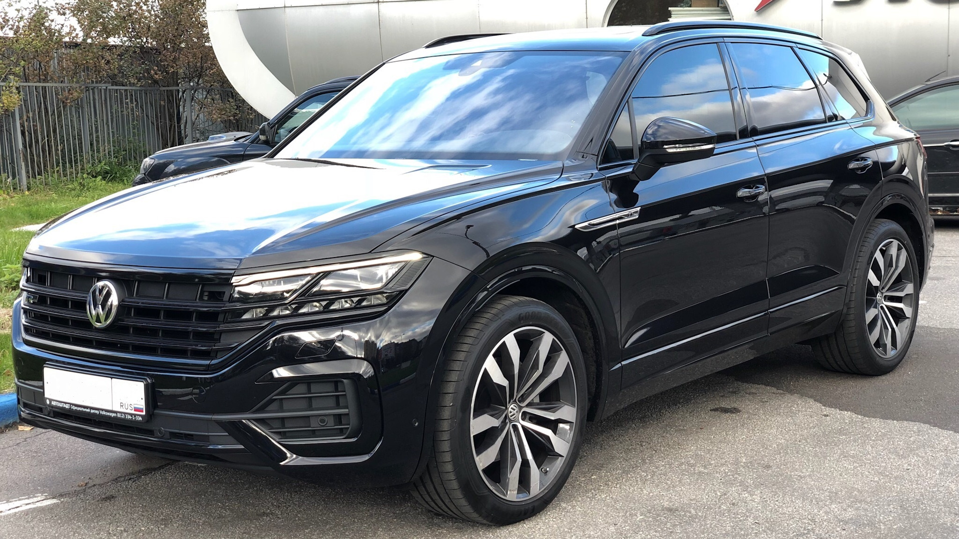 Volkswagen Touareg r line Black Style. Туарег 2018 черный. Туарег Блэк стайл. Туарег 21 года.