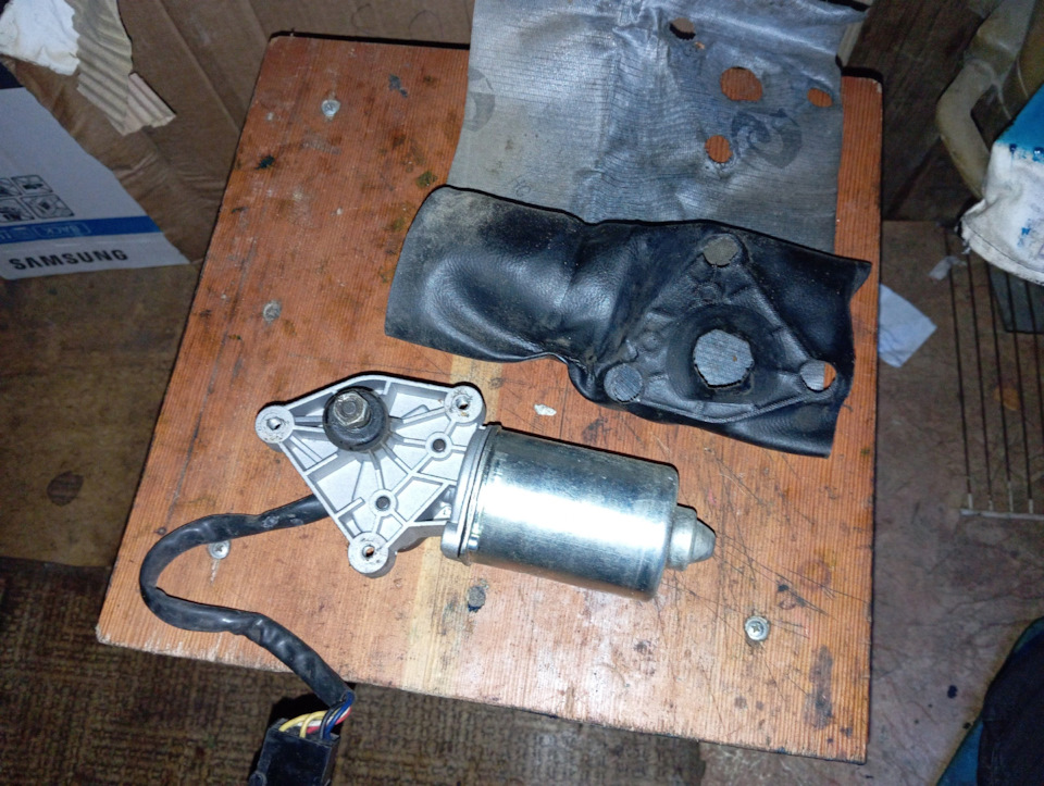 Моторедуктор стеклоочистителя на ГАЗ 3102, ГАЗ 3110, ГАЗ 31105, ГАЗ ...