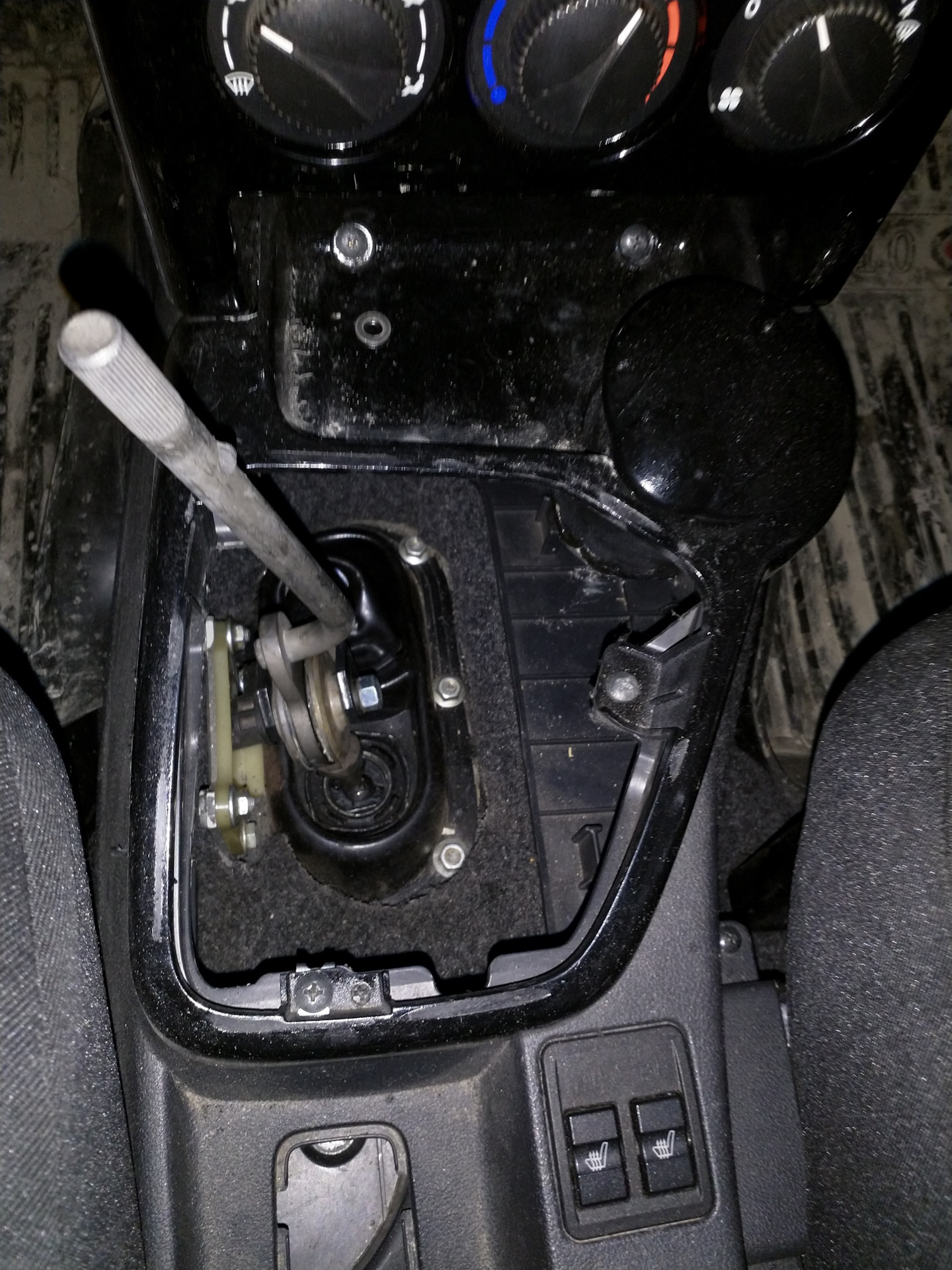 Установка рычага кулисы приора нового образца — LADA 21114, 1,5 л ...