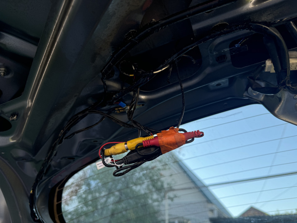 Иди ко мне я тебя обниму. Обещаю переобещать обещанные обещания. Рыбак показывает размер рыбы. Мемы про котиков. И вот такую.