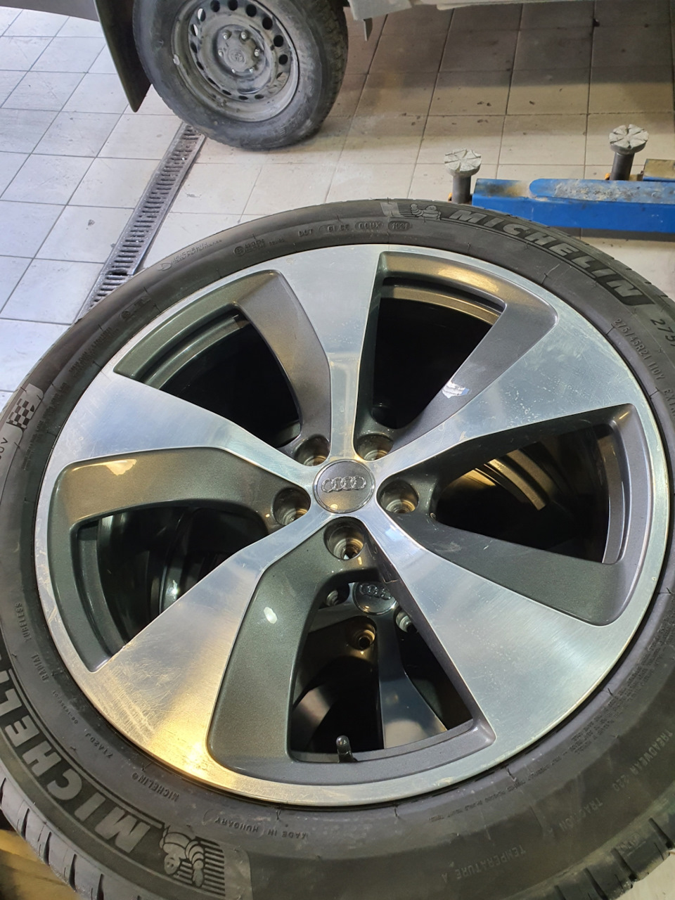 Фото в бортжурнале Audi Q7 (2G)