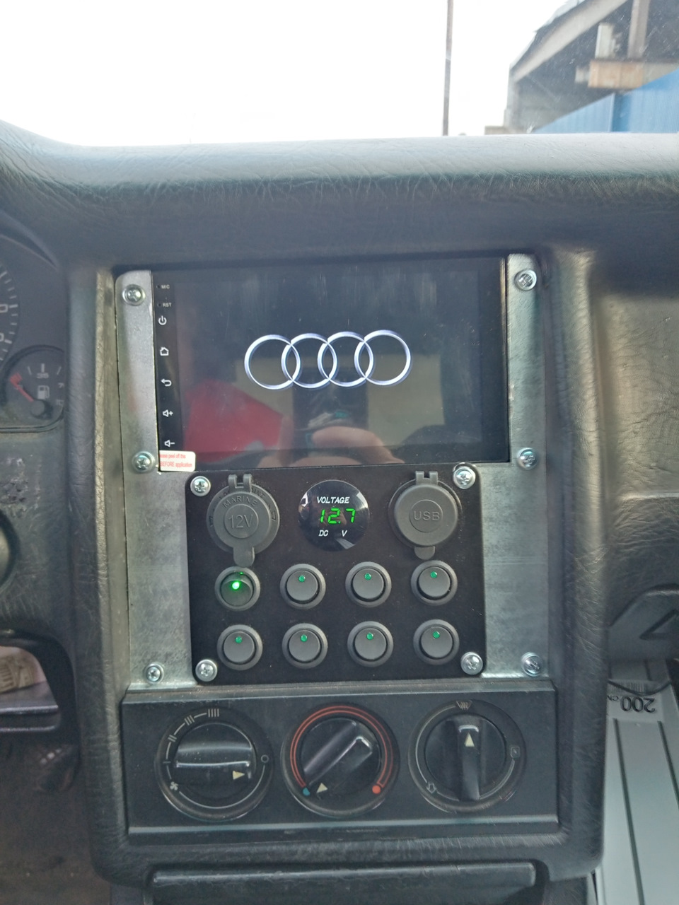 РЕШИЛ СВОЮ ***проблемы перезагрузка магнитолы постоянно*** — Audi 80 ...