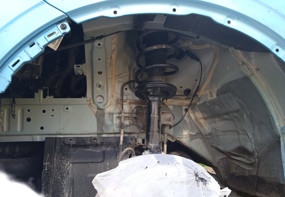 передняя левая арка — Geely Coolray (1G)