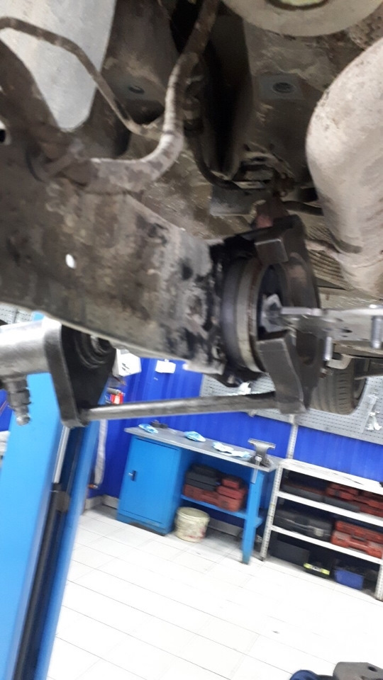 Замена сайлентблоков, поперечных рычагов задней подвески. — Volvo S80 ...