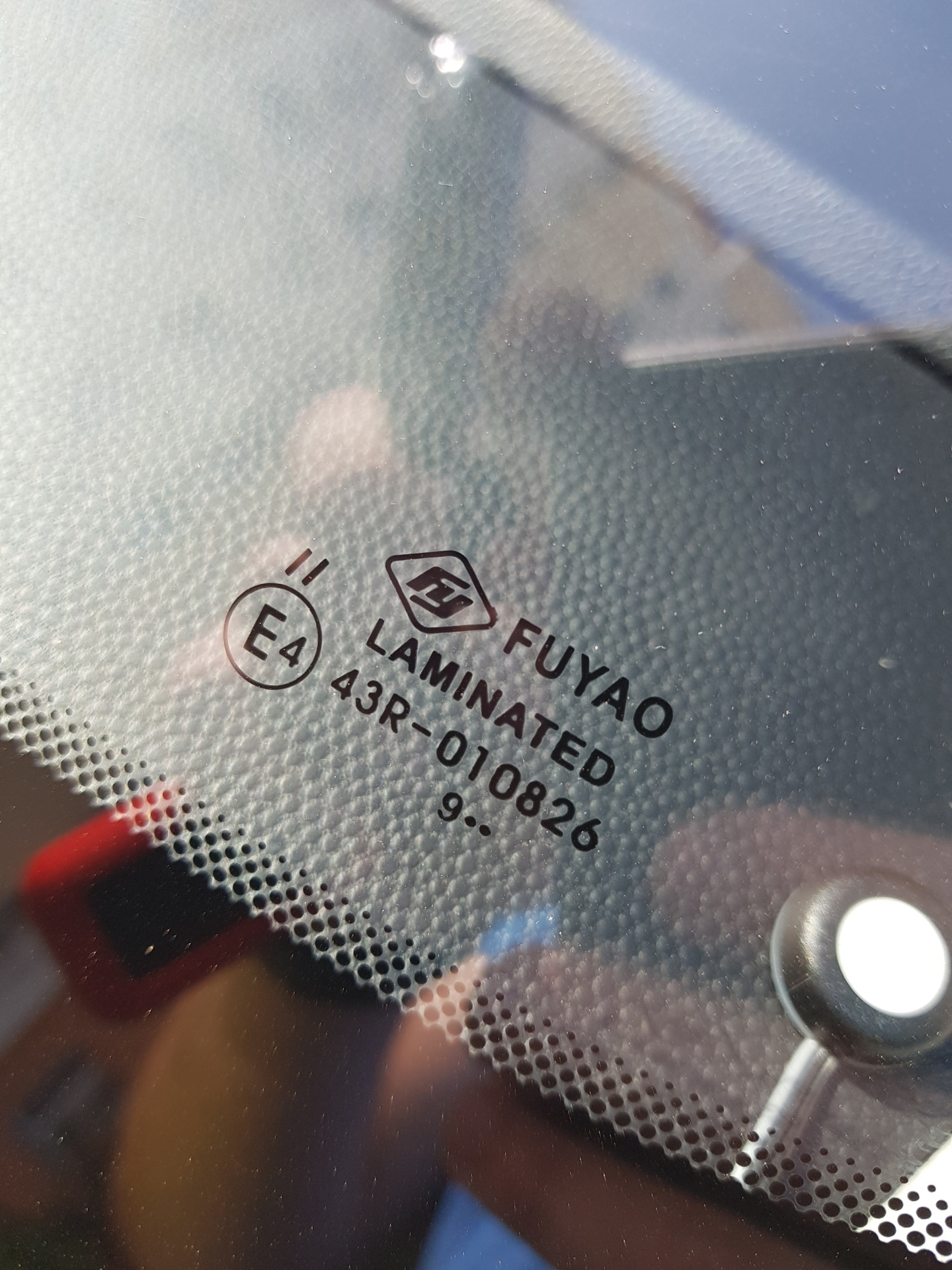 Как отличить оригинальное лобовое стекло от неоригинального Киа? (Много ...