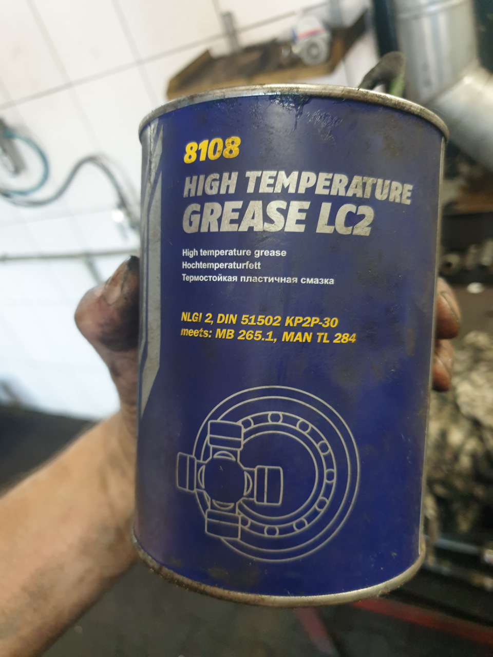 10. Шприцевание карданов — Infiniti QX56 (2G), 5,6 л, 2011 года ...