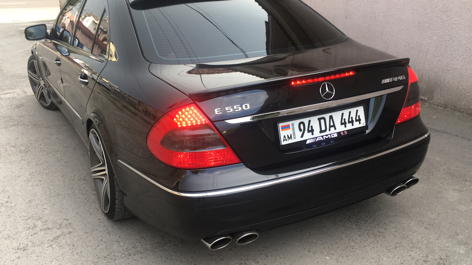 Mercedes Benz e class w211 White