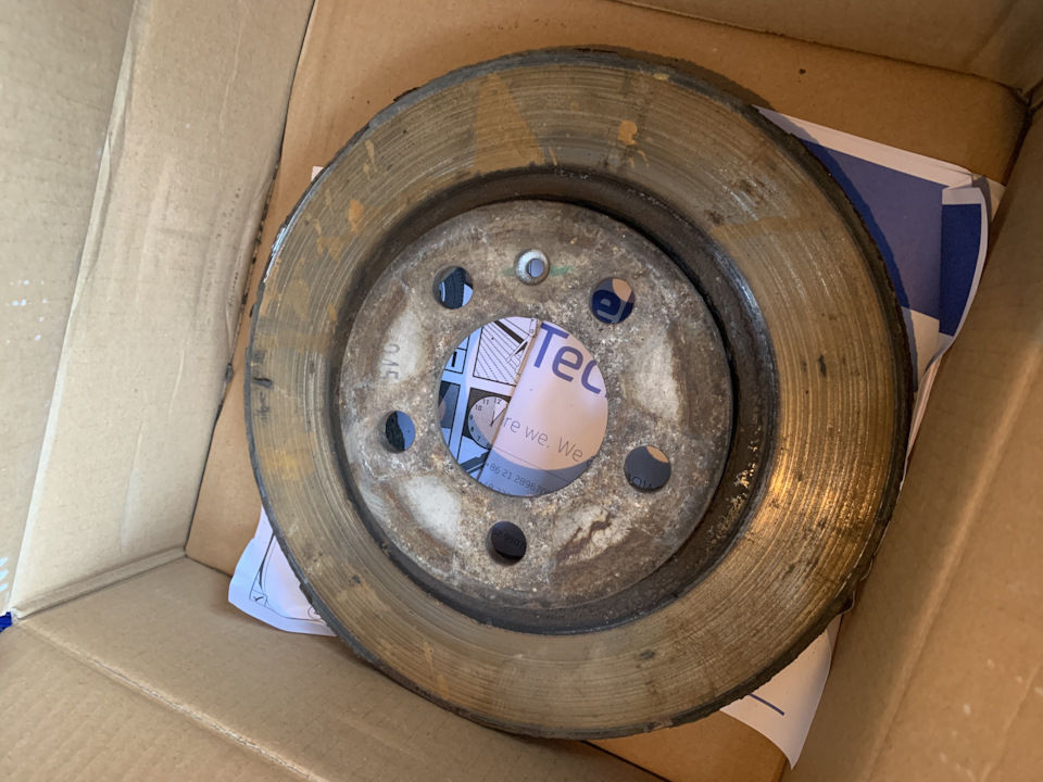 Vw polo передние тормозные пластины. Polo тормоза 272mm. Передний диск фольксваген поло тормозной передний 2011-1. Диски передние тормозные поло 2019. Диски передние тормозные поло 2019.