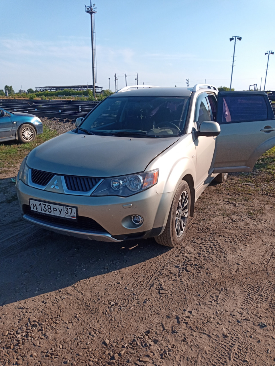 Поменял решётку радиатора — Mitsubishi Outlander XL, 2,4 л, 2008 года ...