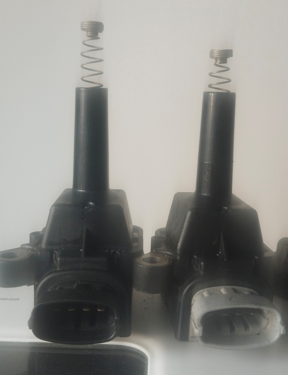 Слева 30713416, справа 30713417 — Volvo S80 (2G). Запчасти на фото: 30713416, 30713417