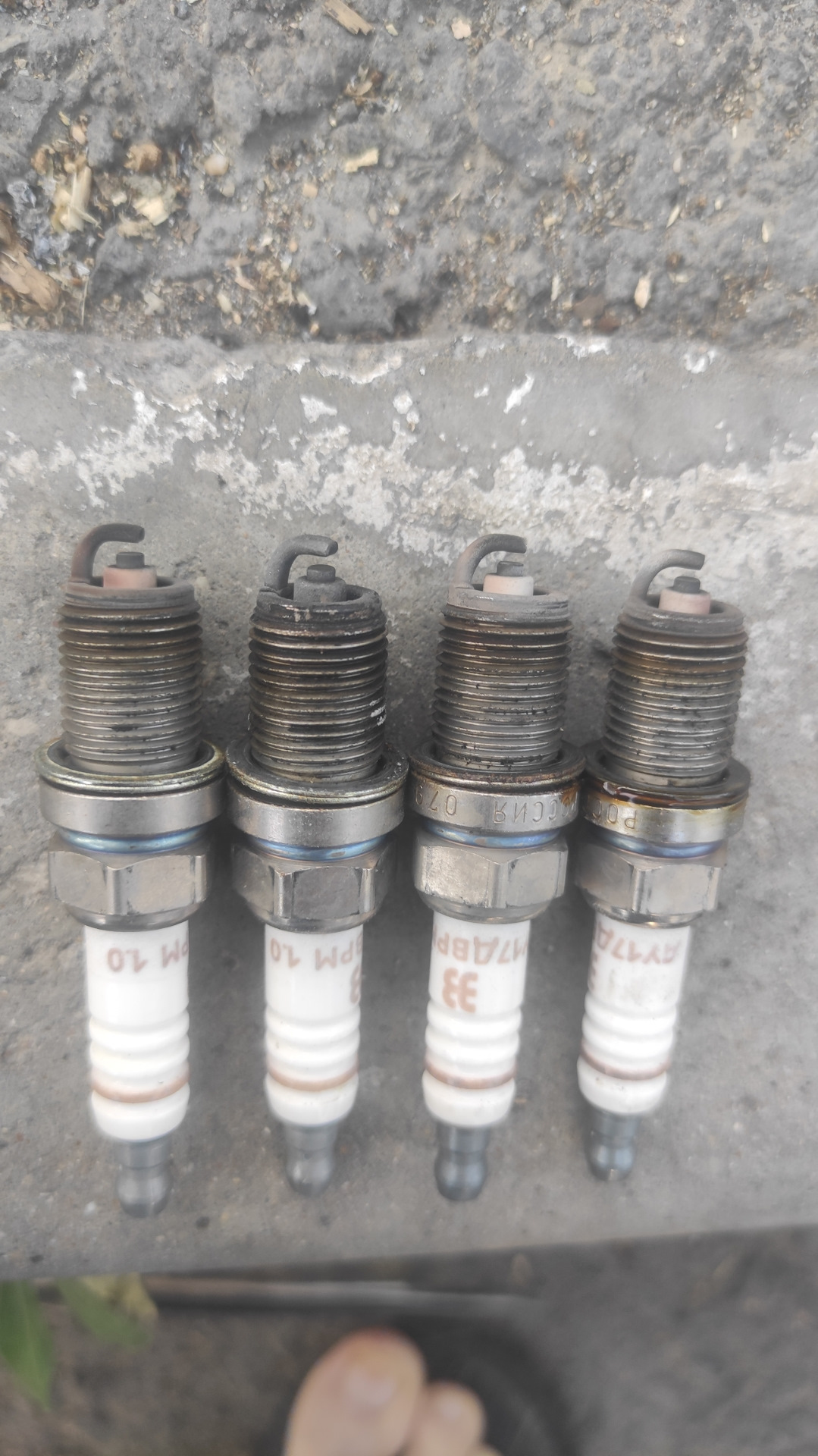 Нагар на свече 2 цилиндра — Lada Vesta, 1,6 л, 2017 года | наблюдение ...