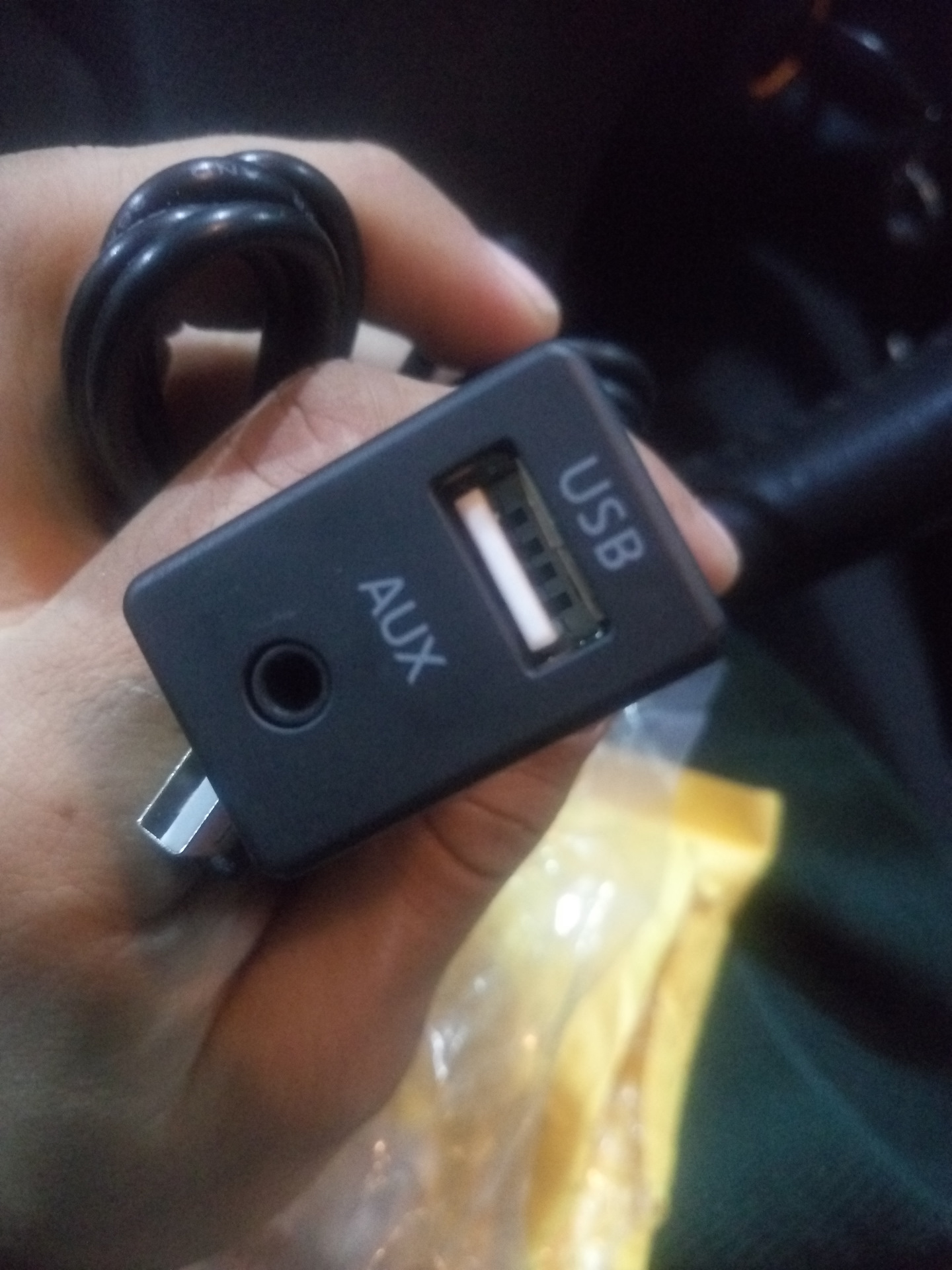 Установка USB/AUX адаптера на RAV4 (3) — Toyota RAV4 (III), 2 л, 2008 года  | автозвук | DRIVE2