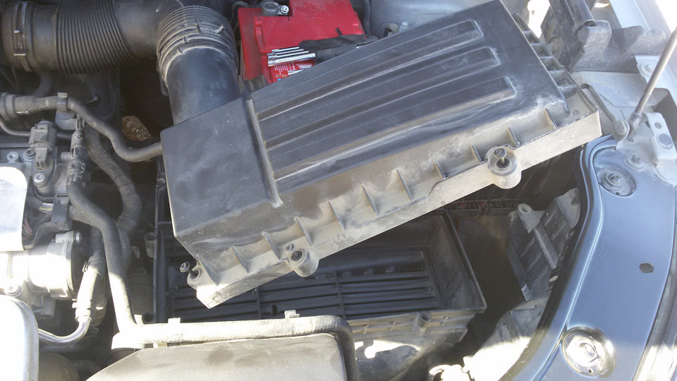 Volkswagen Touran (1T3). Часть 3 — Замена фильтра воздушного ...