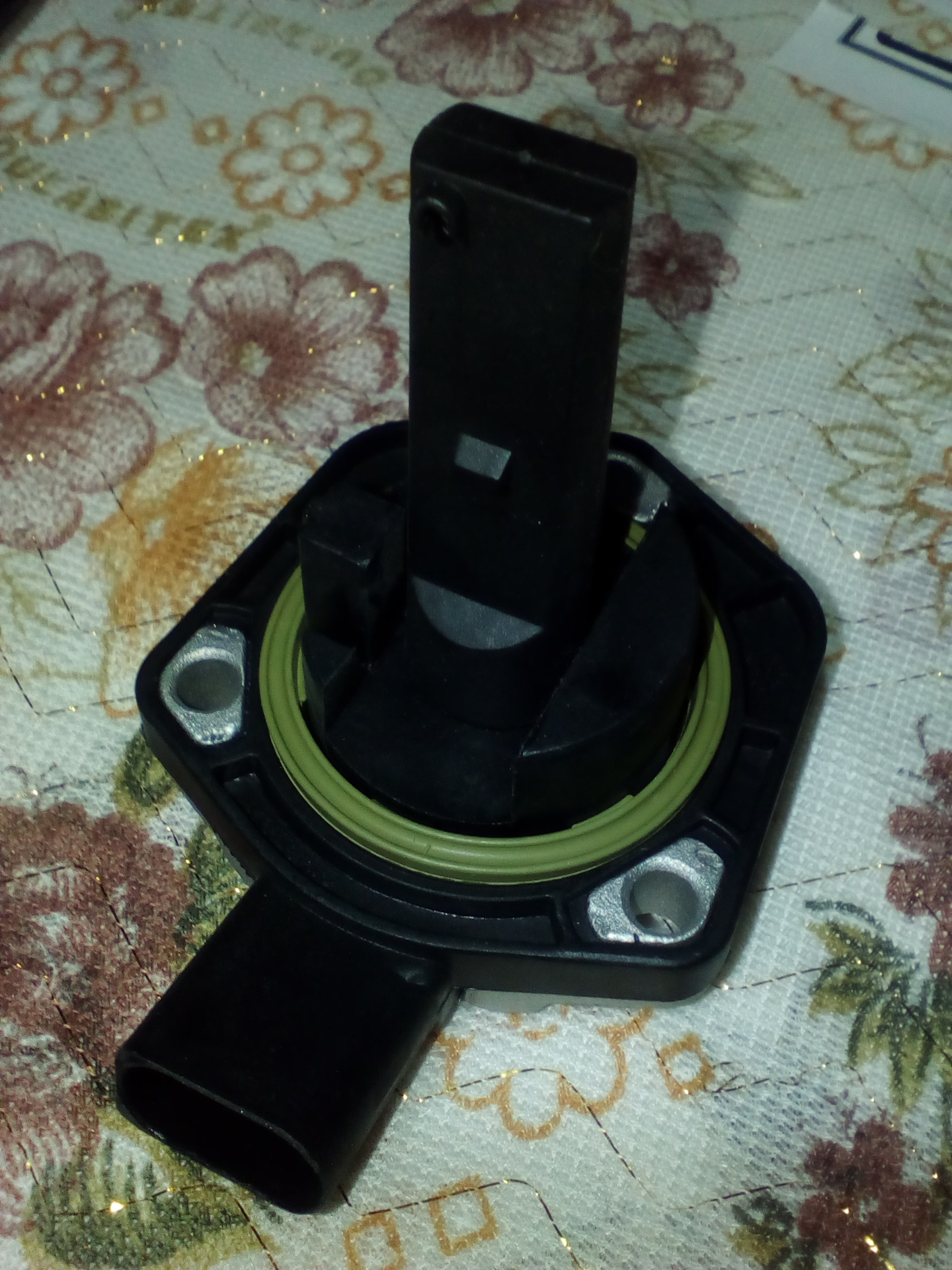 Датчик уровня масла g4ke артикул. Датчик уровня масла ауди а6 с5. Электротермический датчик уровня масла. Датчик уровня масла гольф 4 1. Датчик уровня и температуры масла d13.