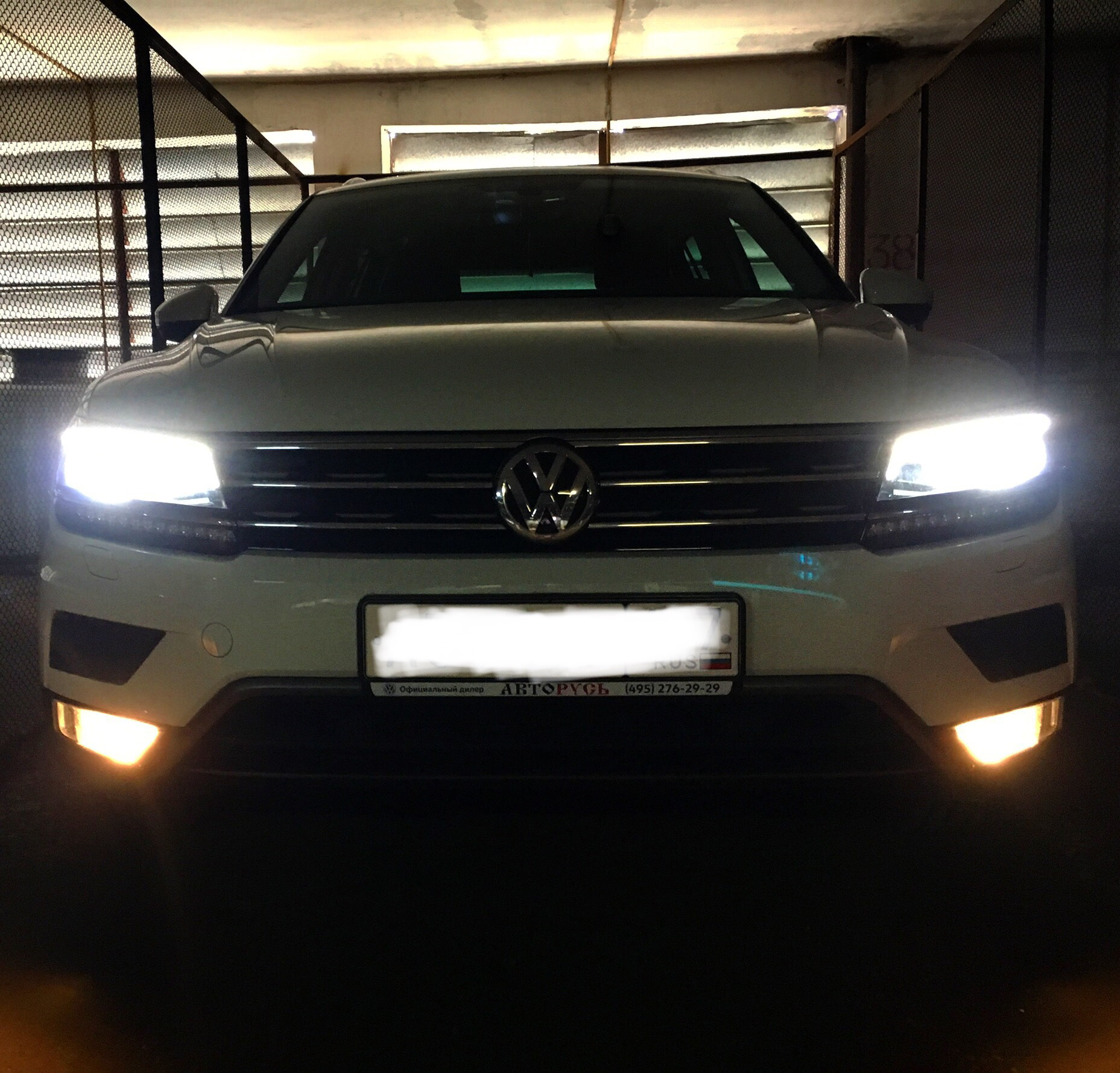 Лампы тигуан. Led противотуманки для VW Tiguan 2. VW Tiguan 2 свет led фар. Tiguan 2 ПТФ led. Led лампы в ПТФ Тигуан 2.