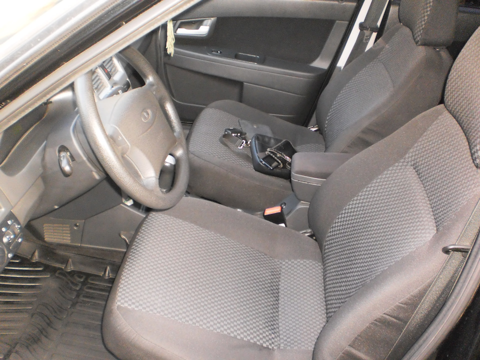 Обивки сидений часть 2 и поворотники. — Lada Приора седан, 1,6 л, 2012 ...