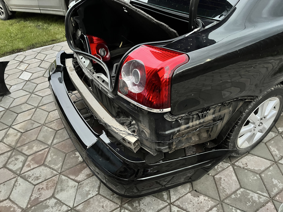 Фото в бортжурнале Toyota Avensis II