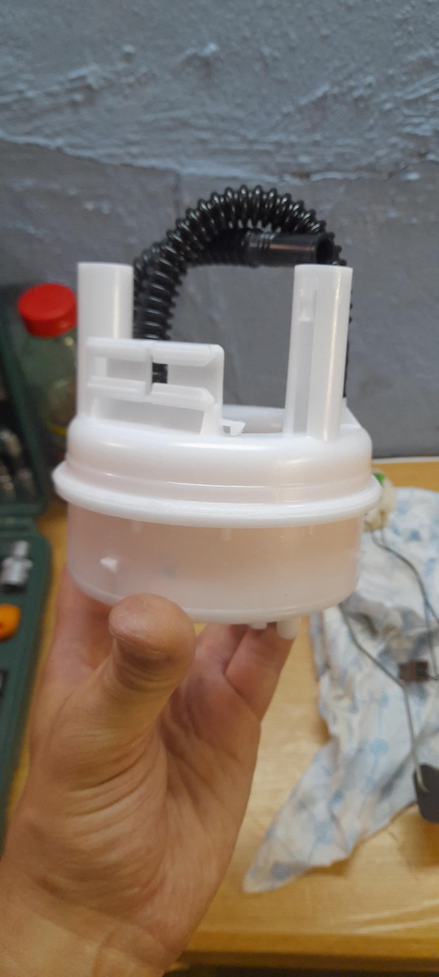 Замена топливного фильтра — Peugeot 308 (1G), 1,6 л, 2008 года ...