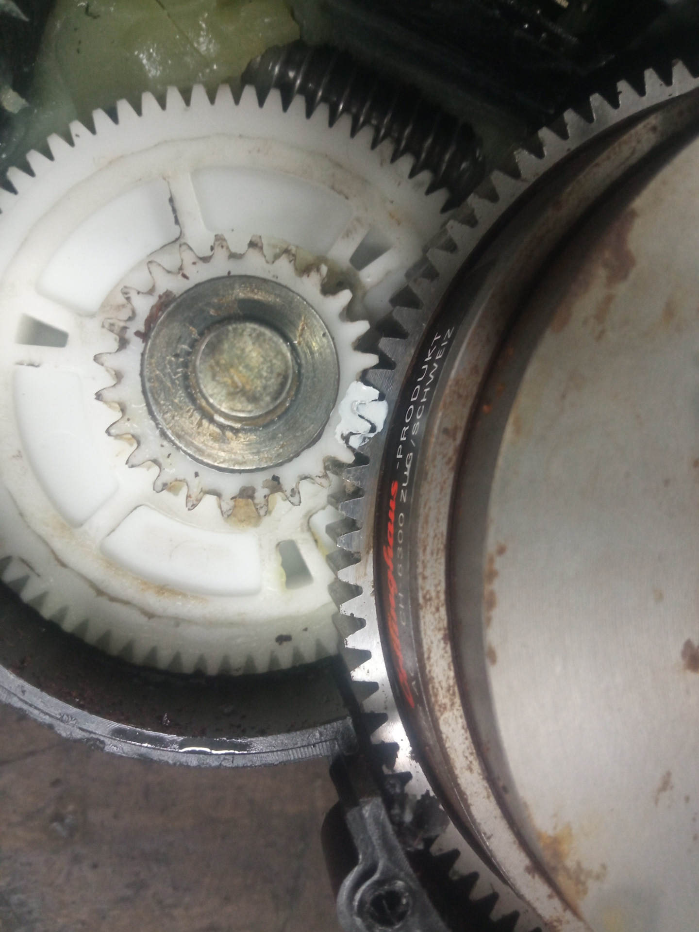 Электропривод и дожим багажника — Audi A8 (D3), 4,2 л, 2003 года ...