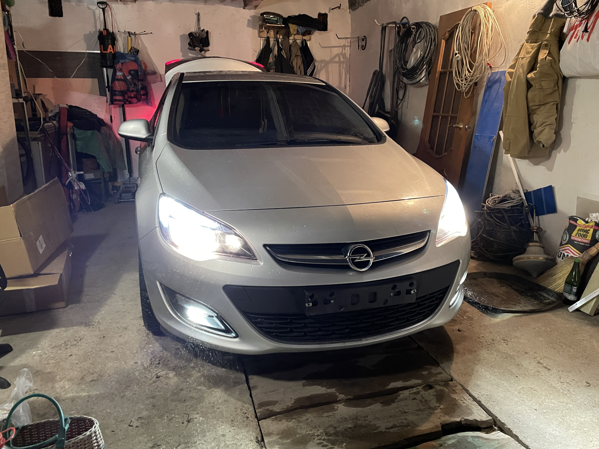 Removal and installation of a forward bumper (Opel Astra J 2009-2015, petrol: Bo