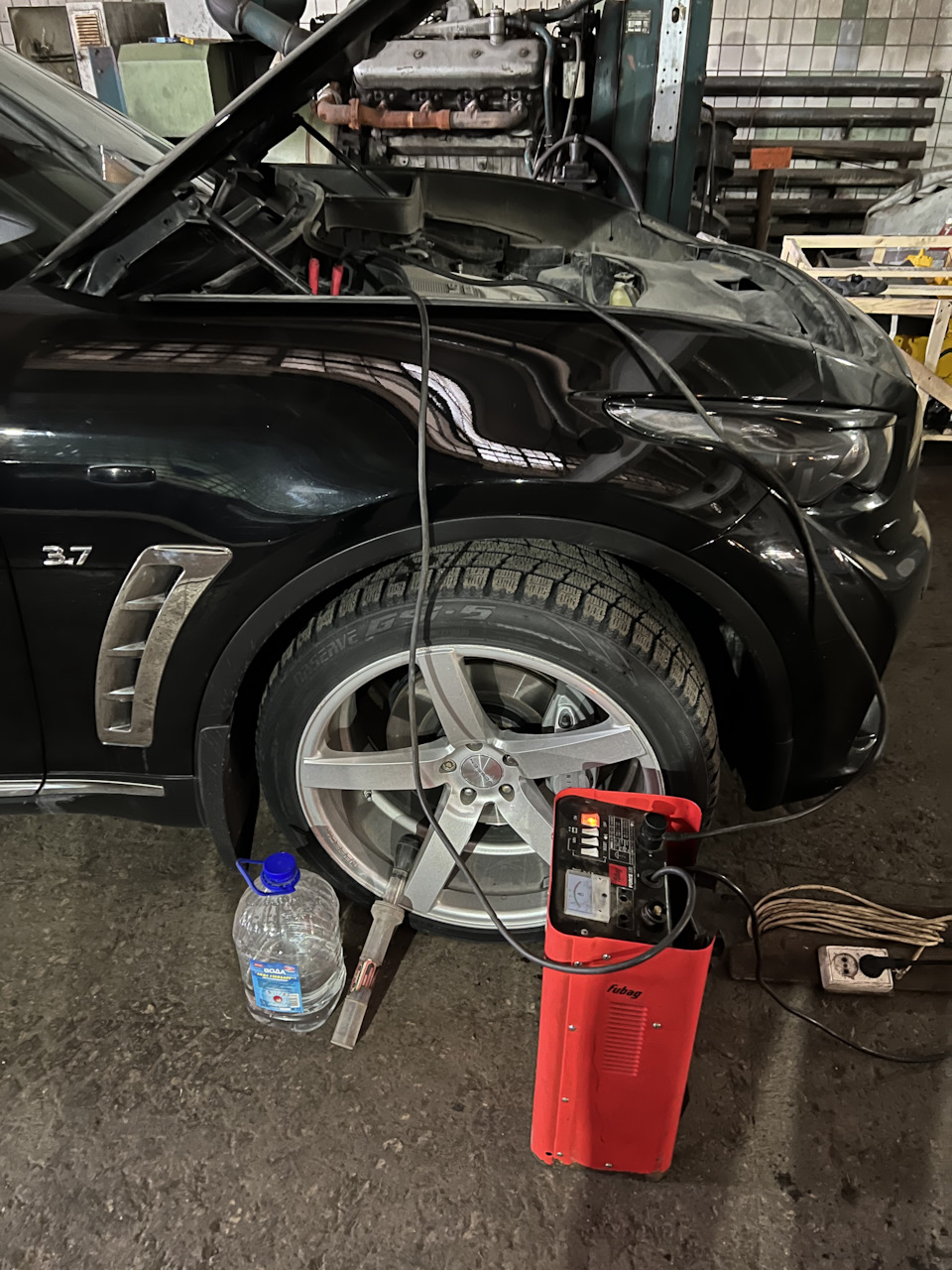 Фото в бортжурнале Infiniti QX70