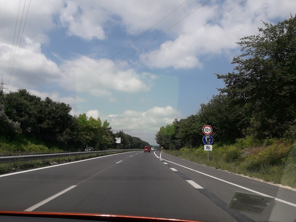 Photo from the logbook Volkswagen Caddy (3G)