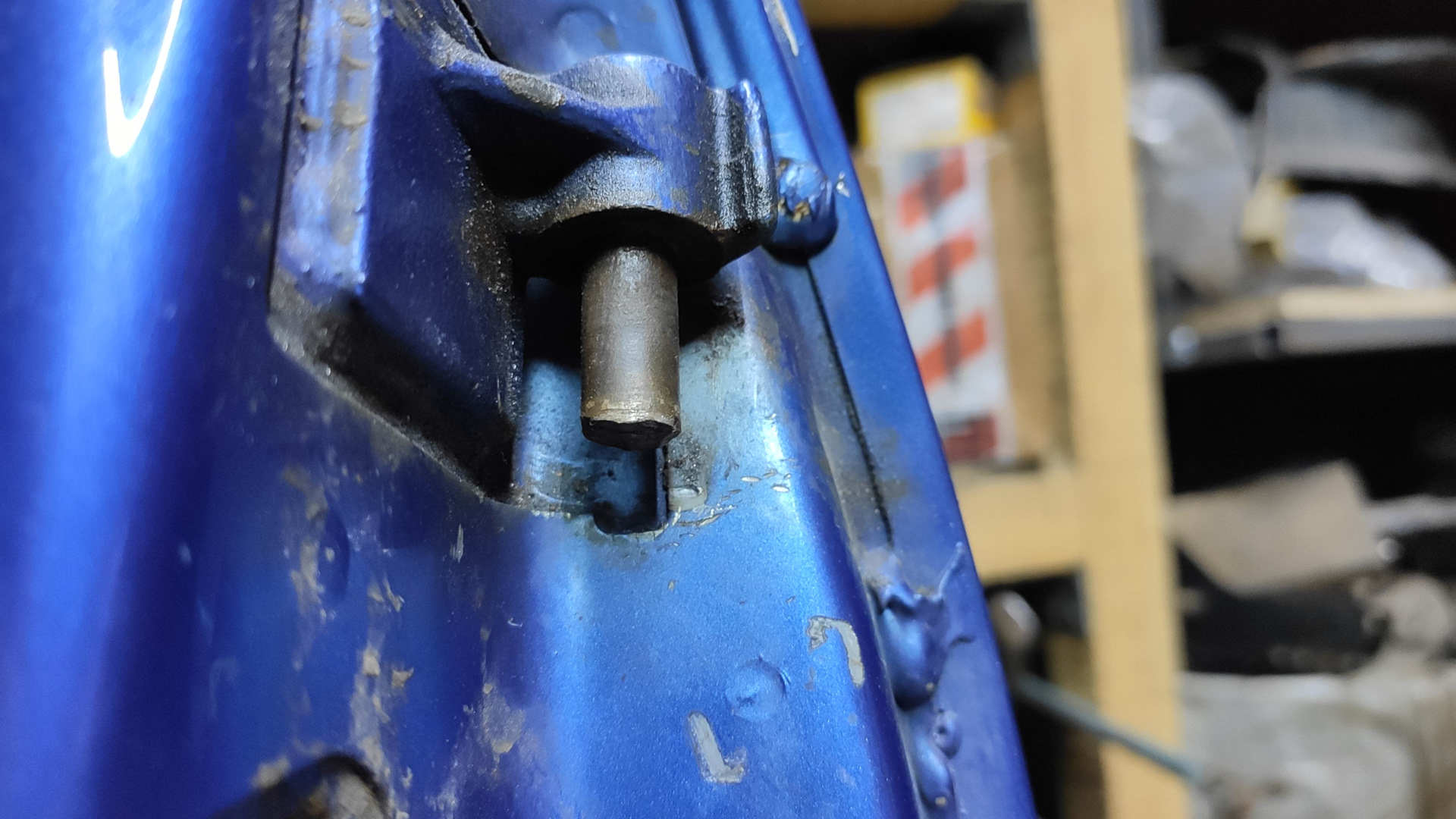 Провисла дверь, ось петли. — Lada Калина седан, 1,6 л, 2007 года ...