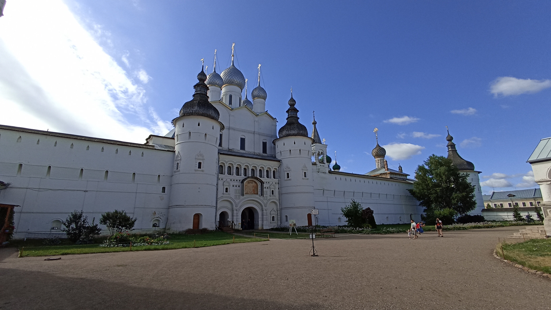 Великой и главной. Юрьева Слобода Ростов Великий Ярославль. Ярославль-Ростов Великий 107. Гостиный двор в Ростове Великом. Ростов Великий Ярославская область Емеля.