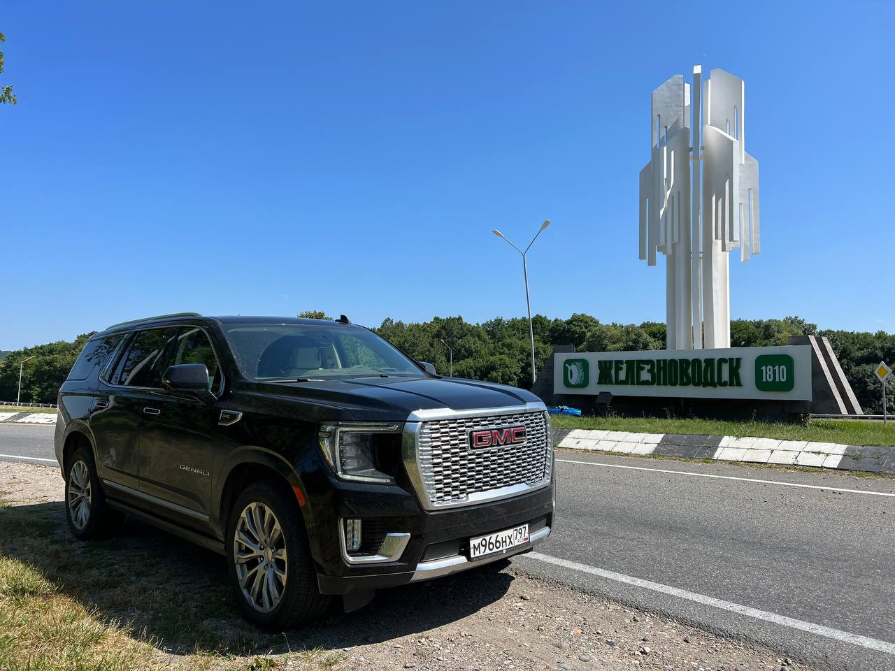 GMC Yukon Denali — Поездка в Железноводск! — GMC Yukon (5G), 6,2 л, 2022  года | путешествие | DRIVE2