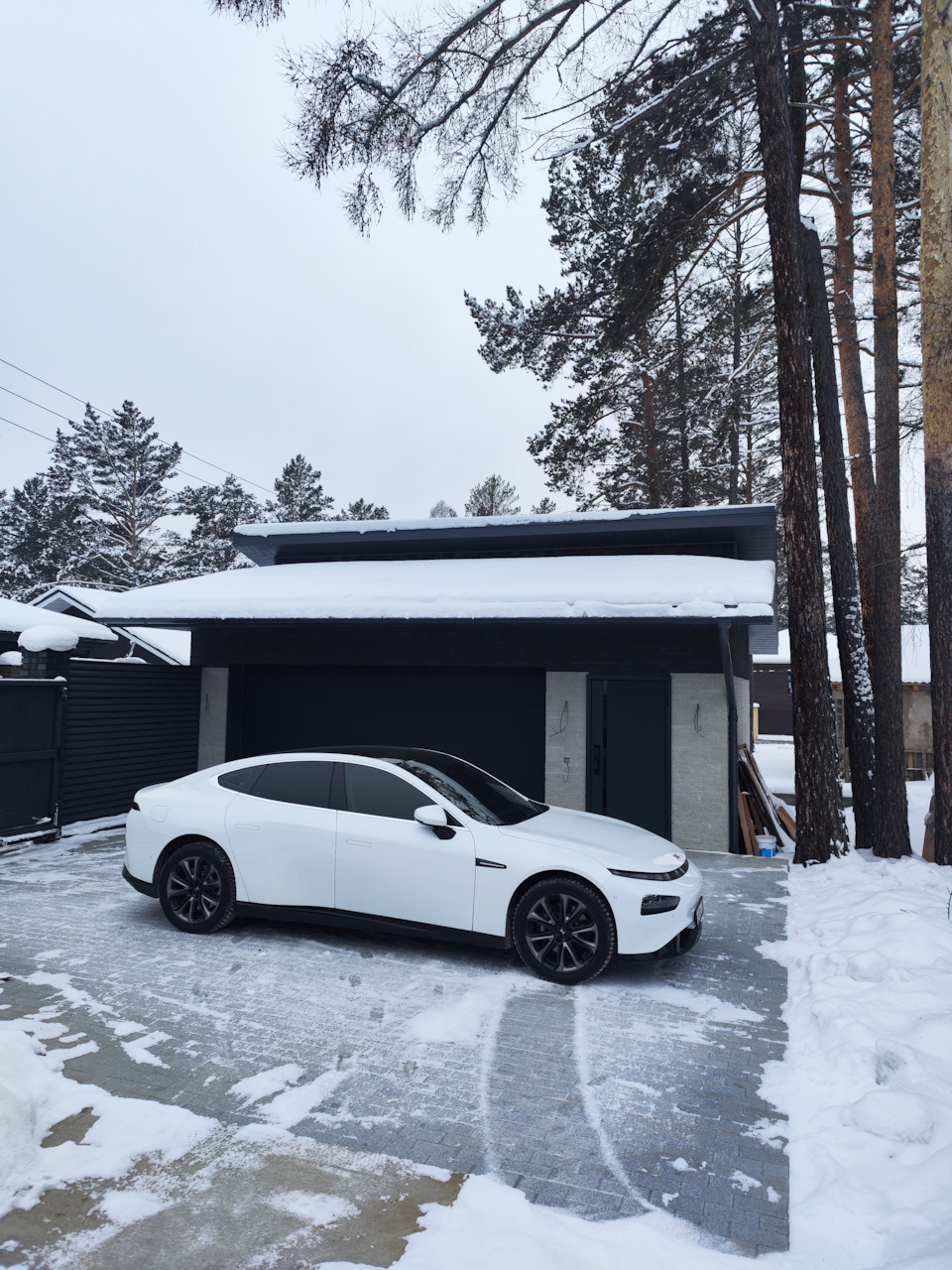 Как зимой на заднем приводе?) — Xpeng P7, 2021 года | шины | DRIVE2