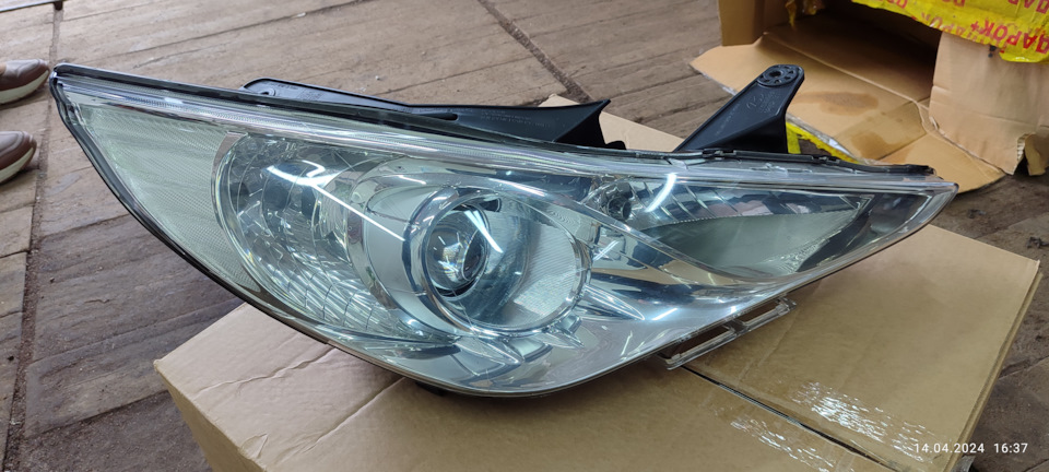 Передняя правая фара на Hyundai Sonata VI (YF). Б/у | 3 000 ₽ в городе ...