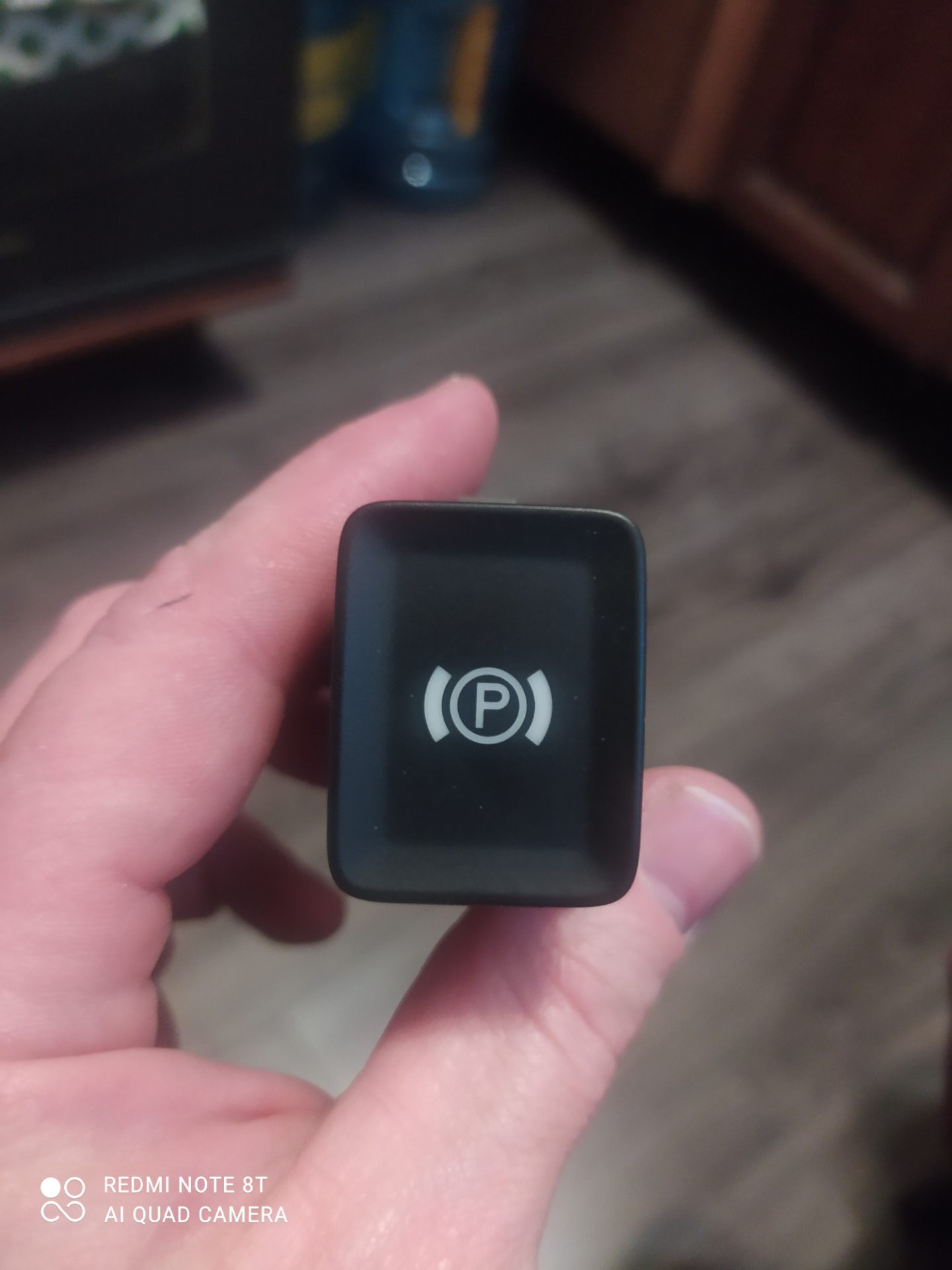 Ручник, моторчик и кнопка — Volkswagen Passat B6, 1,8 л, 2009 года ...