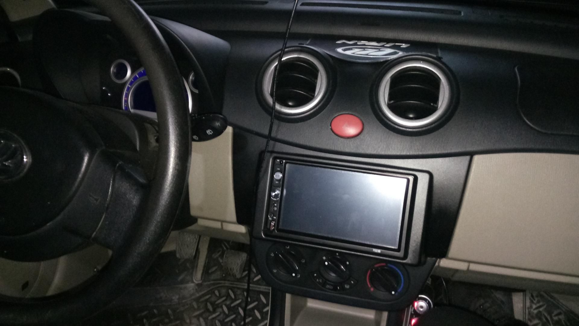 замена магнитолы - Lifan Smily, 1,3 л, 2011 года аксессуары DRIVE2